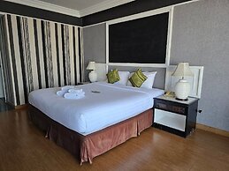 First Pacific Cirrus - Pattaya