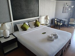 First Pacific Cirrus - Pattaya