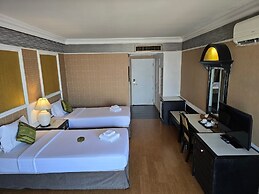 First Pacific Cirrus - Pattaya