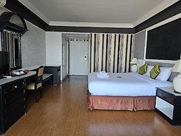 First Pacific Cirrus - Pattaya