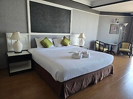 First Pacific Cirrus - Pattaya