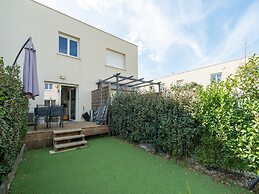 Cozy Beachside Villa in Serignan