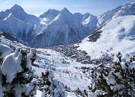 Alpine Ease With Modern Touches