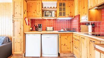 Alpine Comfort With Balcony Views