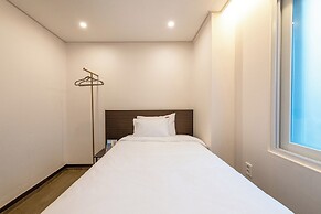 Crashin Yongsan Guesthouse