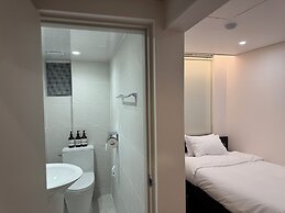 Crashin Yongsan Guesthouse