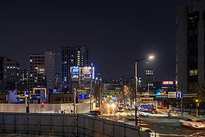 Crashin Yongsan Guesthouse
