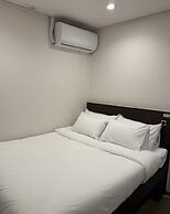 Crashin Yongsan Guesthouse