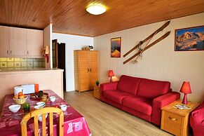 Slope-side Stay With Balcony