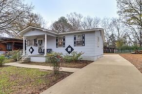 3 Mi to Mississippi Stadium: Cozy Jackson Getaway!