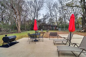 3 Mi to Mississippi Stadium: Cozy Jackson Getaway!