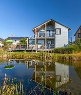 Sauna Villa by the Lake