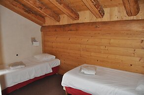 Spacious Retreat for 10 Guests