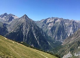 Getaway for 10 Near Slopes