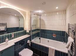 Modern 2 Bedroom 2 Bathroom Apartment