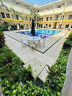 Hotel California Pacific Palm
