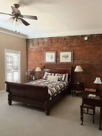 The Eagles Nest Inn