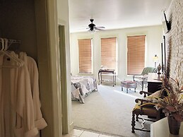 The Eagles Nest Inn