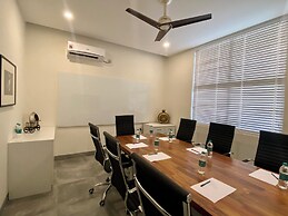 Aura Corporate Suites