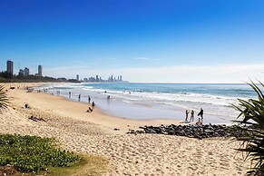 Beachfront Burleigh Getaway