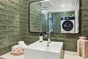 Beachfront Burleigh Getaway