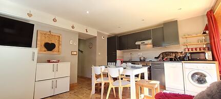 Alpine Apartment for 6 Guests