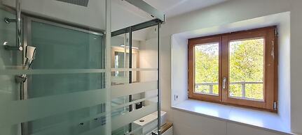 Alpine Apartment for 6 Guests