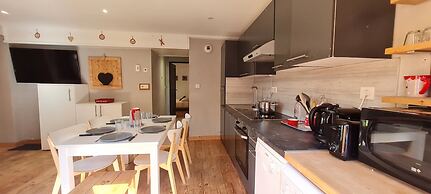 Alpine Apartment for 6 Guests