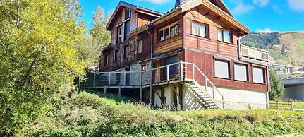 Alpine Apartment for 6 Guests