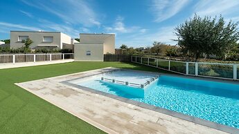 Seaside Stay for Two Guests