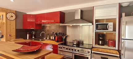 Spacious Chalet Near Ski Slopes