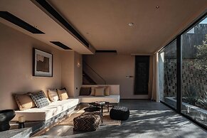 Anji ke gamer wild luxury Resort villa