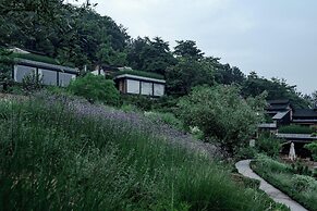 Anji ke gamer wild luxury Resort villa