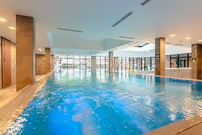 Comfortable Apartment With Balcony, Pool, Sauna