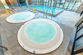 Comfortable Apartment With Balcony, Pool, Sauna