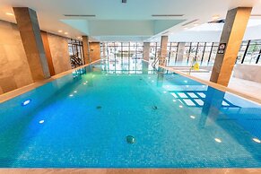 Comfortable Apartment With Balcony, Pool, Sauna