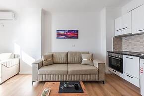 Studio With Amazing Sea View and Beach Access Durr s