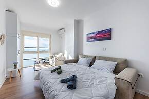 Studio With Amazing Sea View and Beach Access Durr s