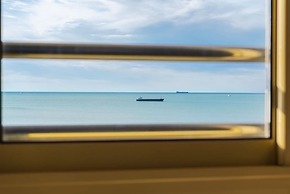 Studio With Amazing Sea View and Beach Access Durr s