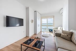 Studio With Amazing Sea View and Beach Access Durr s