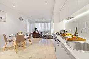 Zen By The Sea Pool - Balcony Dining - Seaview