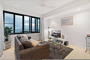 Zen By The Sea Pool - Balcony Dining - Seaview