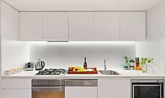 Zen By The Sea Pool - Balcony Dining - Seaview