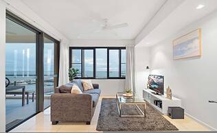 Zen By The Sea Pool - Balcony Dining - Seaview