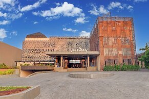 Sunday Hotel Arshika Sunset Road