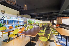 Sunday Hotel Arshika Sunset Road