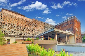 Sunday Hotel Arshika Sunset Road