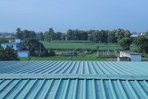 Hotel Vatika And Rooftop Restaurant