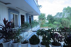 Hotel Vatika And Rooftop Restaurant