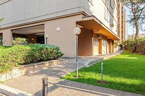 Cozy Eur Apartment With Central Location